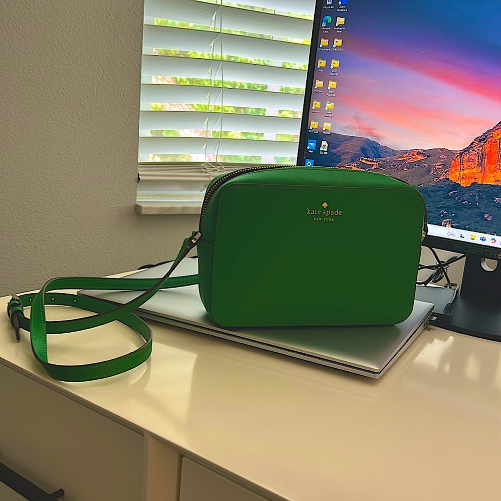 Kate Spade Vibrant Green Crossbody /Shoulder Bag - Like NEW